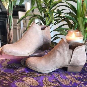 NWOB Carlos By Carlos Santana ankle boots